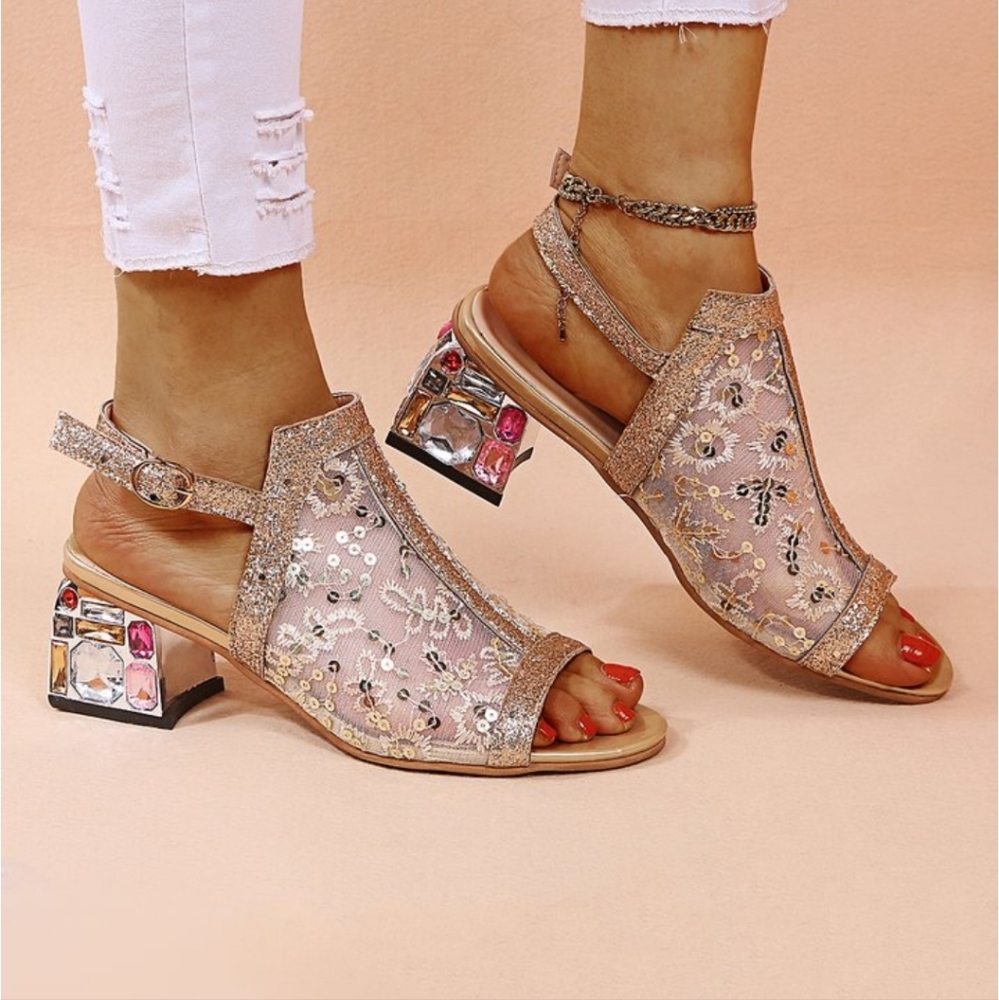 Gold Floral-Lace Accent Peep-Toe Pump